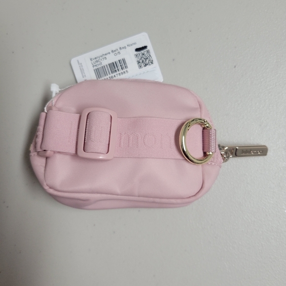 Lululemon NWT Evrywhere Belt Bag Nano. - Picture 6 of 15